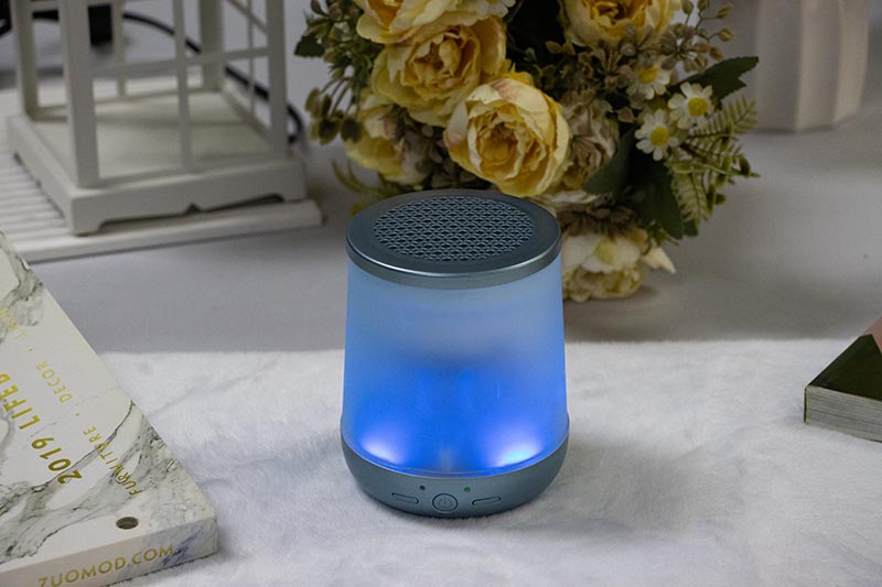 USB Aroma Diffuser with Three-Color Ambient Light