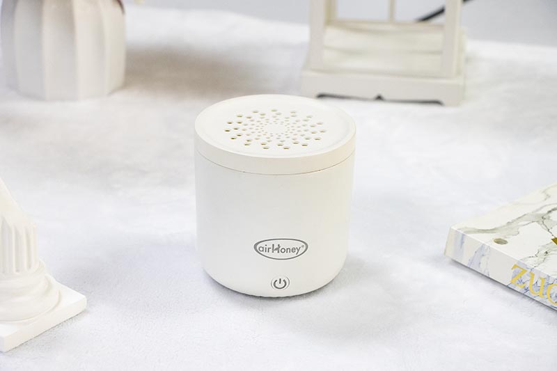 Elegant White USB Fan Aroma Diffuser with EVA Scent Beads
