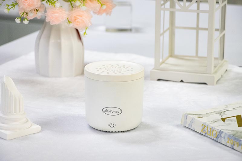 Elegant White USB Fan Aroma Diffuser with EVA Scent Beads