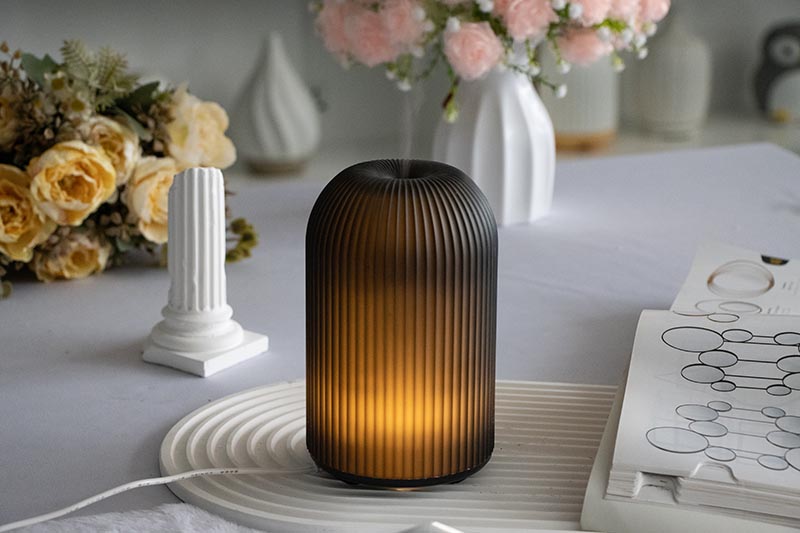 Stylish Matte Black Mist Aroma Diffuser with Warm Light