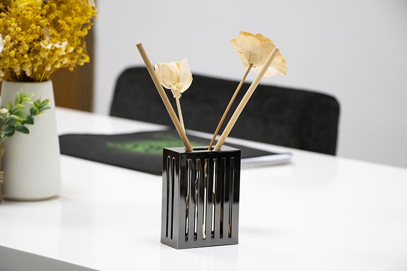Matte Black Metal Reed Diffuser in a Modern Stylish Design