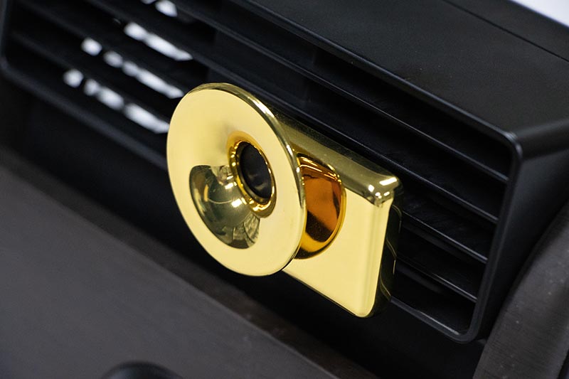 Elegant Horn-Style Gold Car Vent Diffuser in Metal Alloy