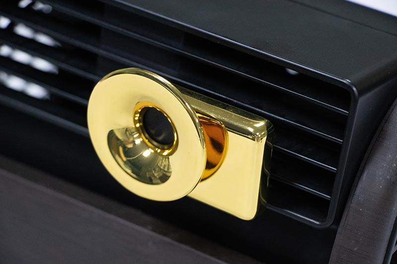 Elegant Horn-Style Gold Car Vent Diffuser in Metal Alloy