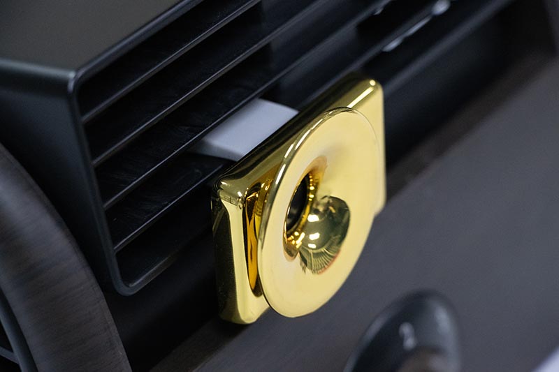 Elegant Horn-Style Gold Car Vent Diffuser in Metal Alloy