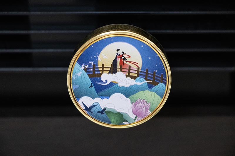 Luxury Chinese-Inspired Car Vent Clip Aroma Diffuser