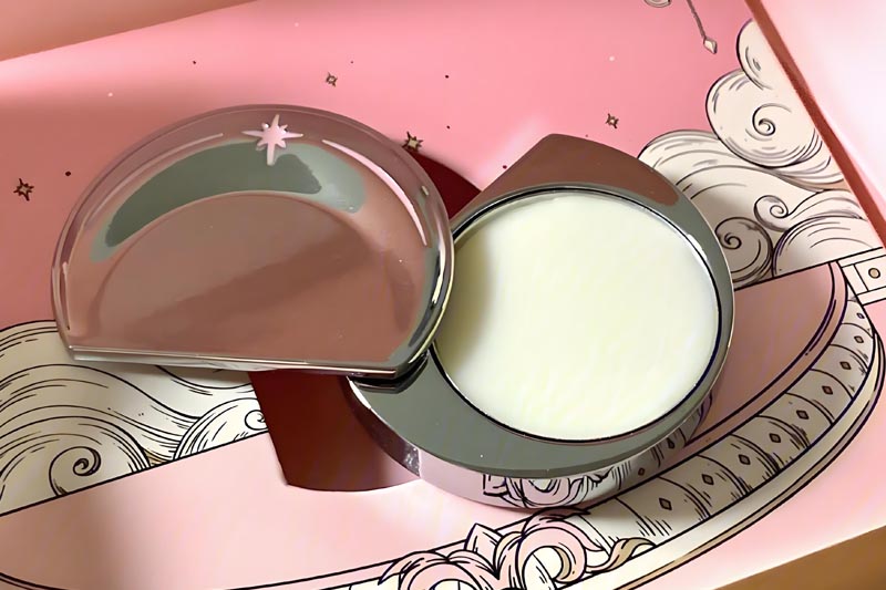 Moon-Shaped Metal Solid Perfume for Elegant Gifting