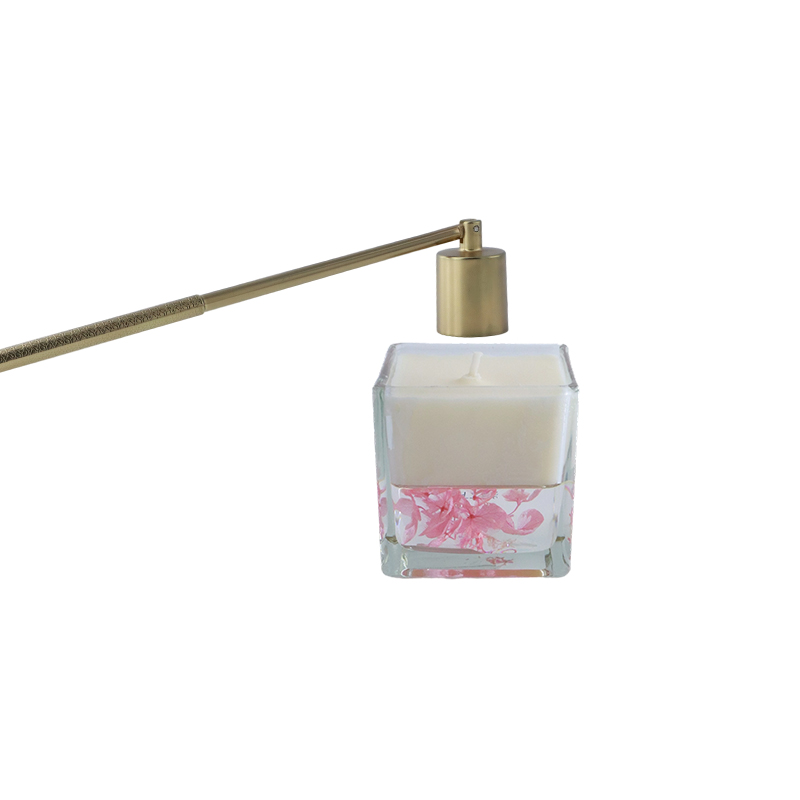 Premium Metal Candle Snuffer That&rsquo;s Stylish and Easy to Use