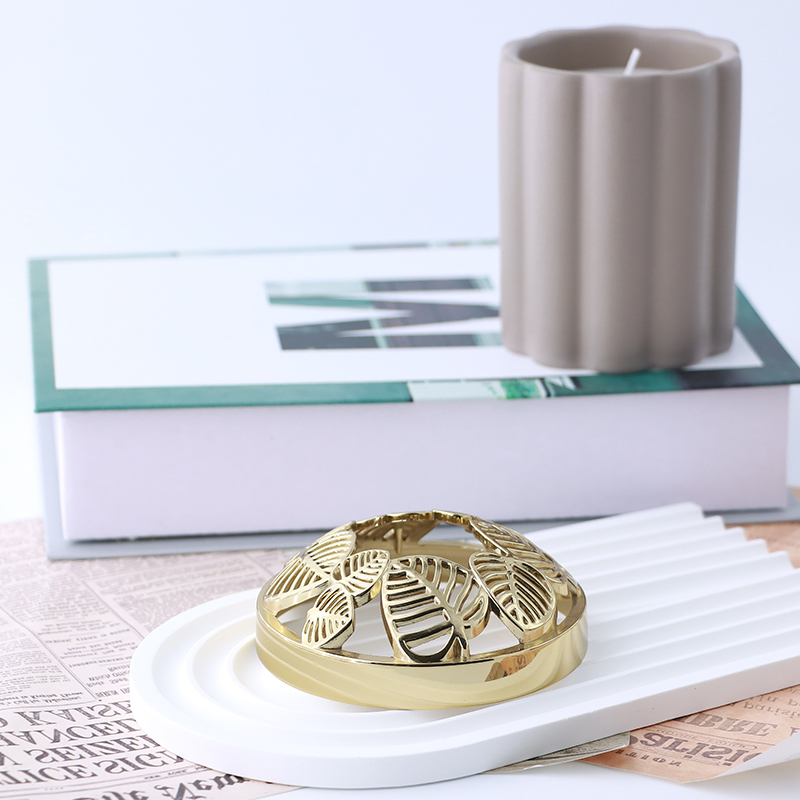 Gold Filigree Candle Lid with Leaf Motif and Fine Detail