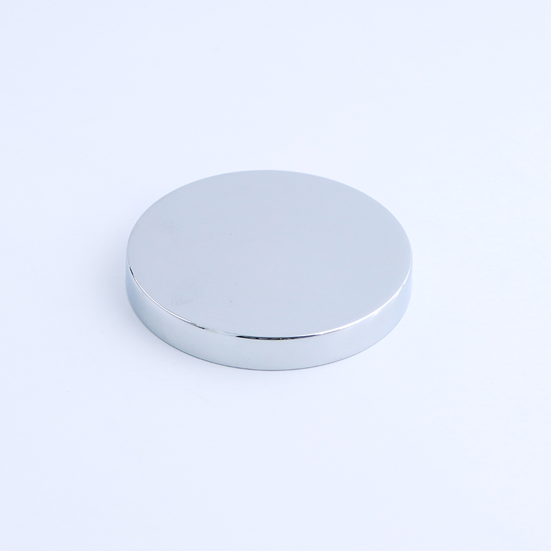 Luxurious Silver Metal Candle Lid with Elegant Design