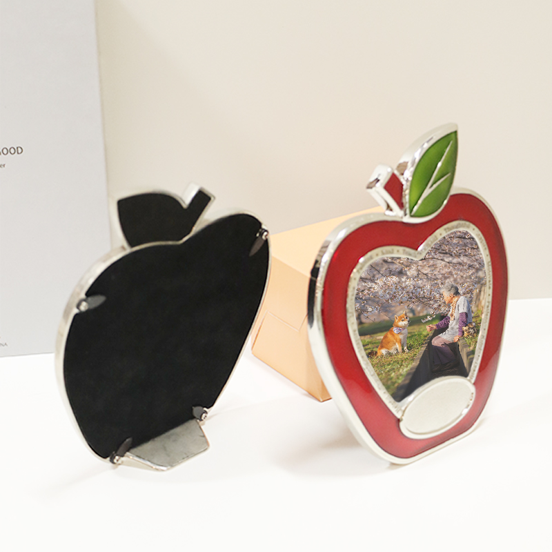 Treasure Beautiful Moments with Your Pet in a Photo Frame