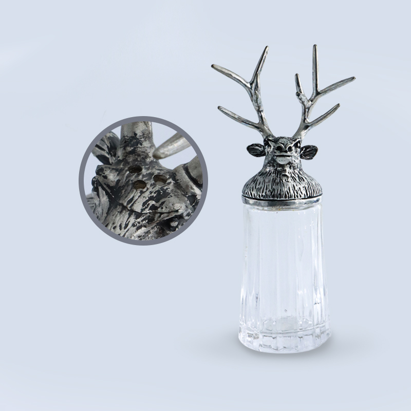 Stylish Deer Head Salt & Pepper Shaker &ndash; Kitchen Accessory